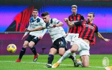 yl23455永利官网-从0比5到0比3进步了！输真蓝黑保半程冠军知足也！